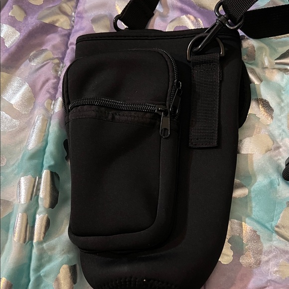 SHEIN Neoprene Stylish Black Water Bottle Carrier-NWOT - Picture 2 of 7